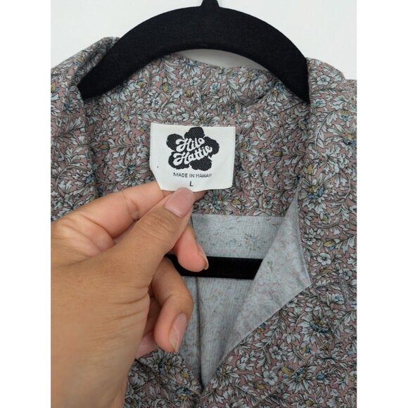 Vintage Hilo Hattie Hawaiian Button Up Shirt Men Size L Floral Tropical USA Boho - Picture 8 of 9